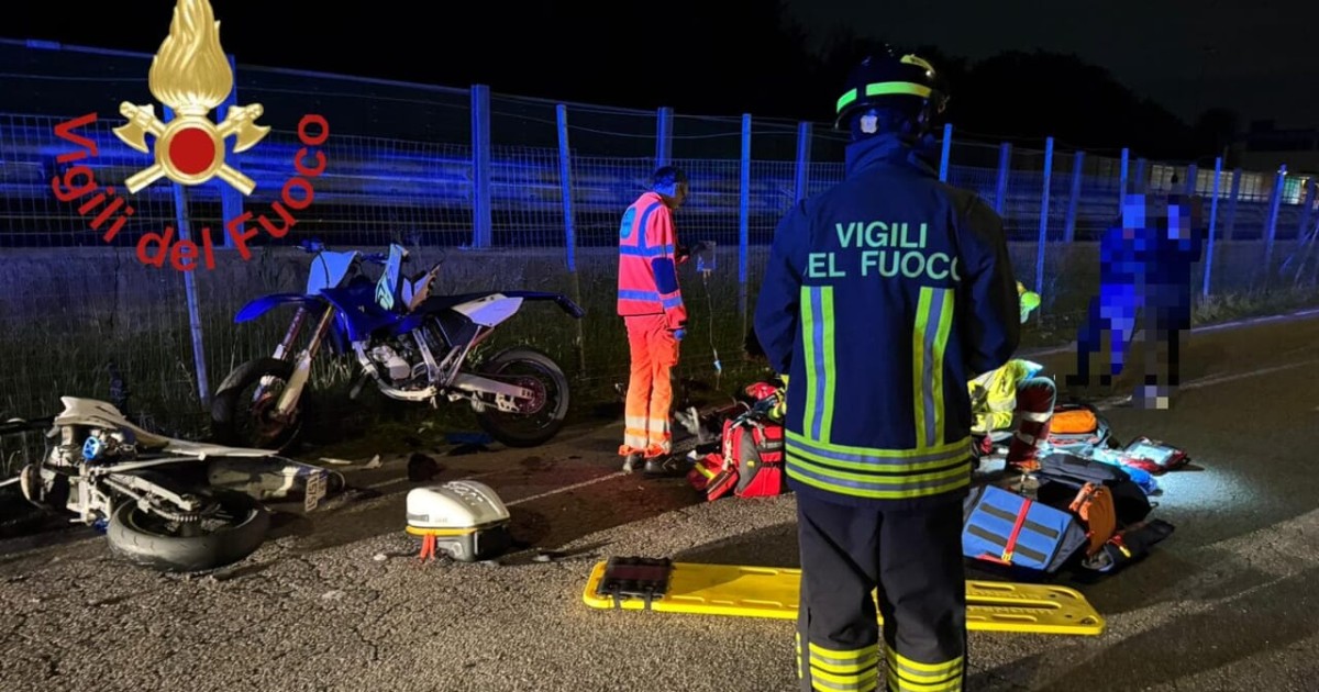 Due ragazzi morti in un incidente tra due moto sull’autostrada dei Laghi nel Comasco Due ragazzi morti in un incidente tra due moto sull’autostrada dei Laghi nel Comasco