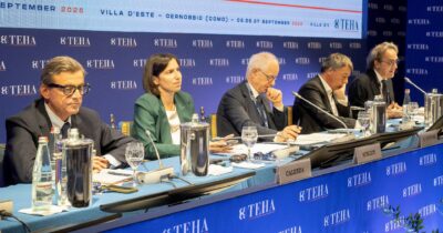 Copertina di A Cernobbio Schlein ritrova gli egocentristi Renzi e Calenda