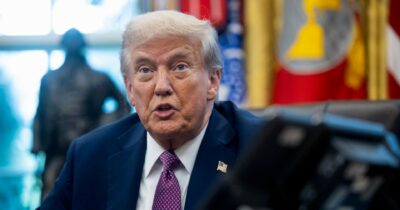 Copertina di Trump continua ad attaccare la sinistra a una settimana dell’omicidio Kirk: dai “terroristi” di Antifa “all’odio” dei progressisti