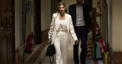 Copertina di Israele contro la Spagna per le misure su Gaza: “Antisemiti”. E vieta l’ingresso a vicepremier e ministra. Madrid: “Non ci intimidite”