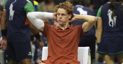 Copertina di Us Open, lo show di Alcaraz contro un Sinner sottotono: così lo spagnolo ha sempre avuto in pugno la finale