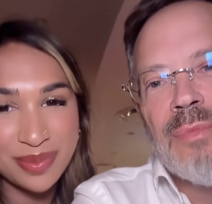 “A mio marito chiedo 3.5mila euro al mese per sentirmi più ‘sicura’. Mi compra borse firmate e mi porta in vacanze di lusso”: la vita di Alyssa Armoogam