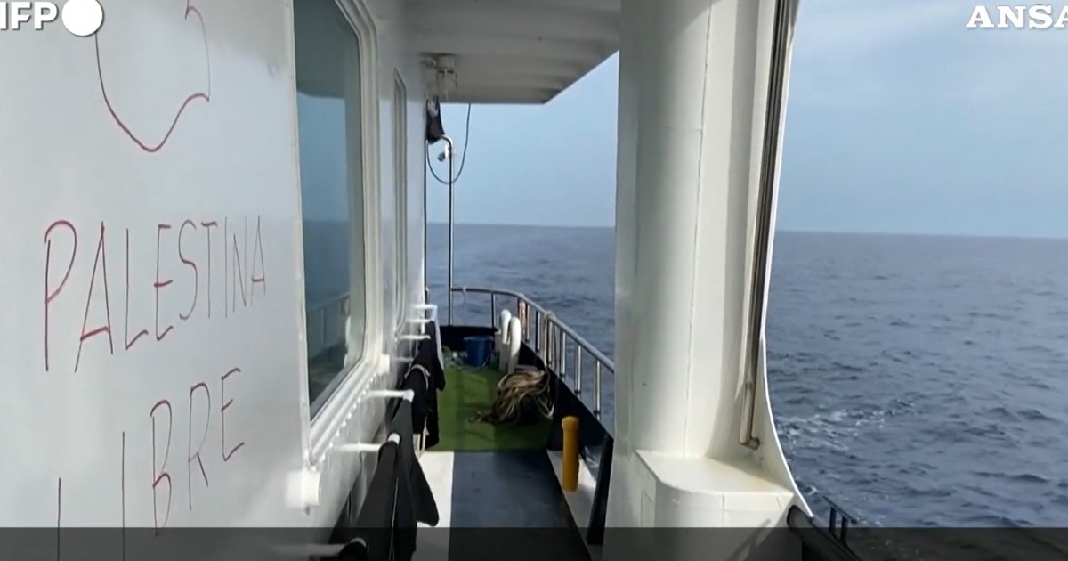 global sumud flotilla a bordo di una nave diretta a gaza quando i governi sbagliano dobbiamo agire noi
