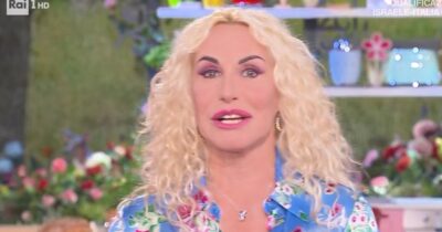 Copertina di “Ho perso la voce, forse è l’emozione di parlare di nuovo con voi”: Antonella Clerici riparte con “È sempre mezzogiorno”