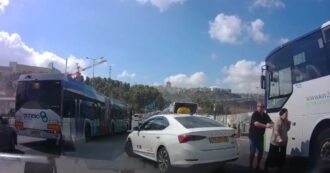 Attentato Gerusalemme, tassista porta in salvo l