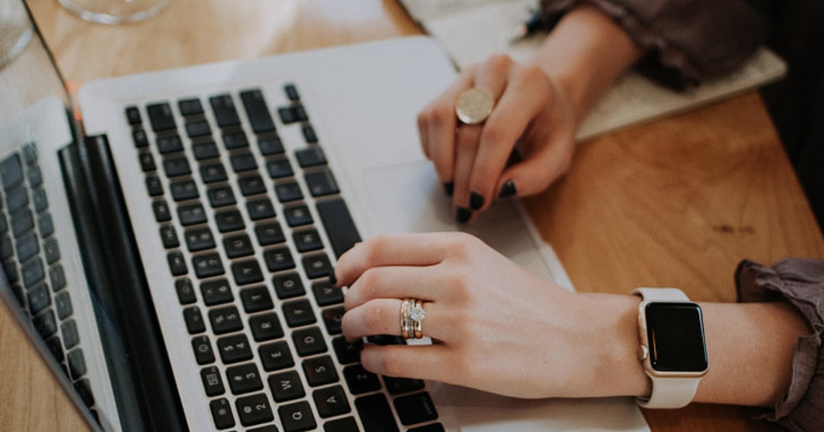 Chi è l’After Life Manager, la nuova professione che gestisce l’eredità digitale Chi è l’After Life Manager, la nuova professione che gestisce l’eredità digitale