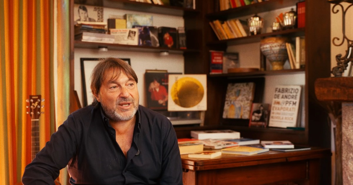 Bookolica, Sigfrido Ranucci a casa di Fabrizio De André: “In questo momento il mondo avrebbe bisogno dei suoi messaggi” Bookolica, Sigfrido Ranucci a casa di Fabrizio De André: “In questo momento il mondo avrebbe bisogno dei suoi messaggi”