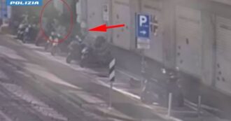 Copertina di Una donna di 87 anni rapinata in centro a Milano, fermato 24enne mentre tentava di lasciare la città