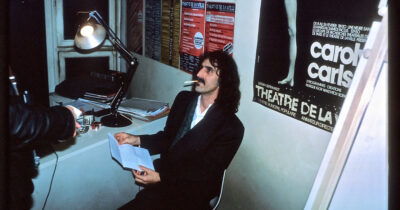 Copertina di Giorgio Armani e Frank Zappa hanno una cosa in comune: la bellezza che hanno prodotto gli sopravvivrà