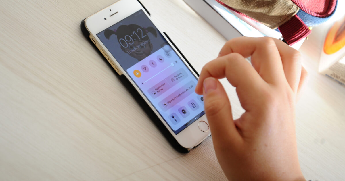 Padova, in nidi e scuole d’infanzia gli insegnanti dovranno tenere gli smartphone lontani dagli sguardi dei minori
