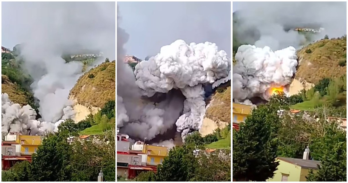 Esplosione in una fabbrica di fuochi a Pianura: il momento dello scoppio vicino alle case Esplosione in una fabbrica di fuochi a Pianura: il momento dello scoppio vicino alle case