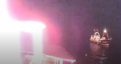 Copertina di Global Sumud Flotilla, l’attivista italiano: “Sono saliti a bordo 2 poliziotti tunisini e hanno fatto sparire le prove del drone”