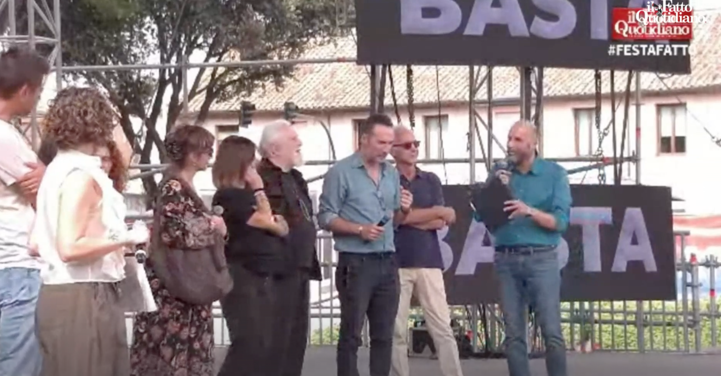 festa del fatto quotidiano rivedi il flash mob gaza momento massimo con monteverdi travaglio di battista morante e ovadia