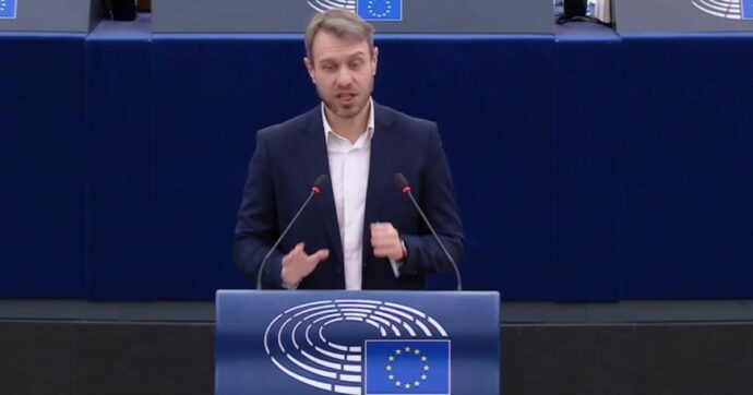 Ucraina, Della Valle (M5S): “Von der Leyen e Kallas sconfitte al Parlamento Europeo su strategia militaristica dell’UE”