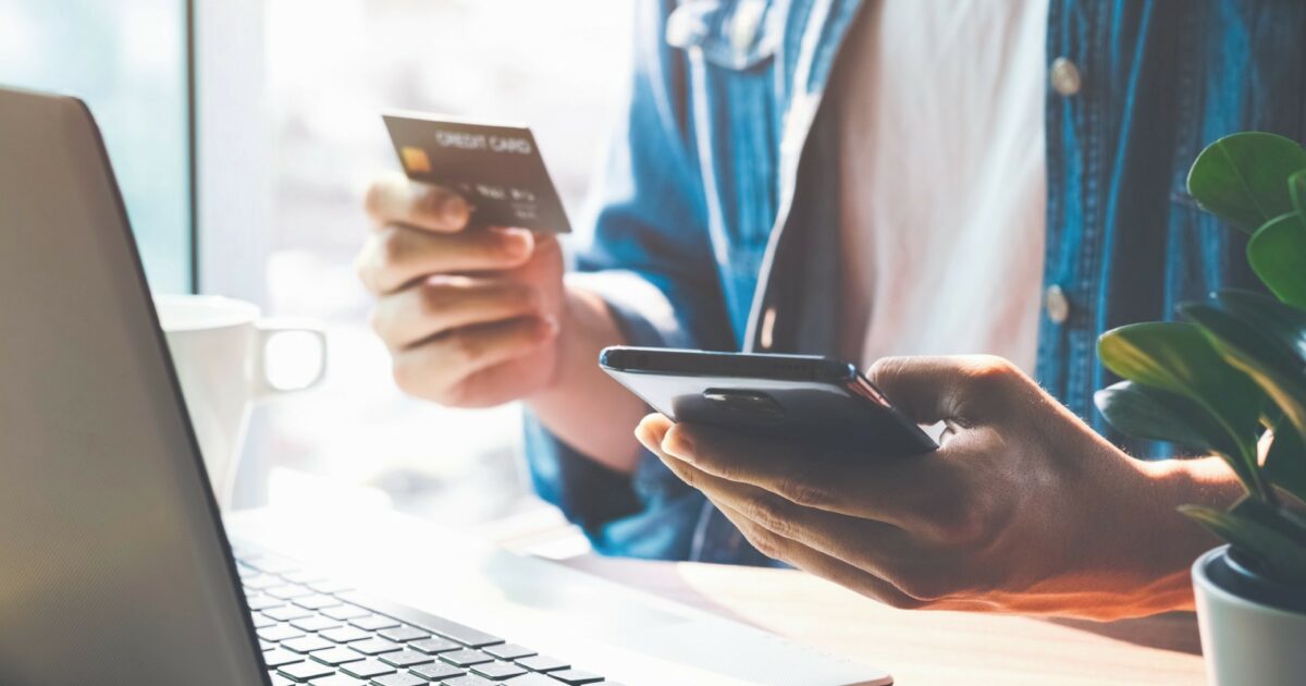 ai e influencer faranno crollare del 43 il traffico internet dei siti di informazione nei prossimi tre anni