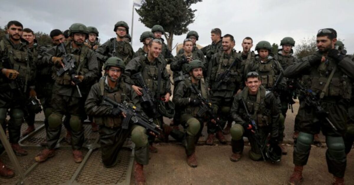 IDF soldiers have been touring the Marche region to relieve their psychological stress (protected by the Italian Digos police unit)