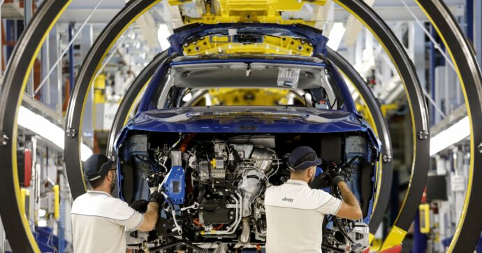 Stellantis paga 425 operai per lasciare la fabbrica di Melfi. Da inizio anno oltre 1.000 uscite dai siti italiani