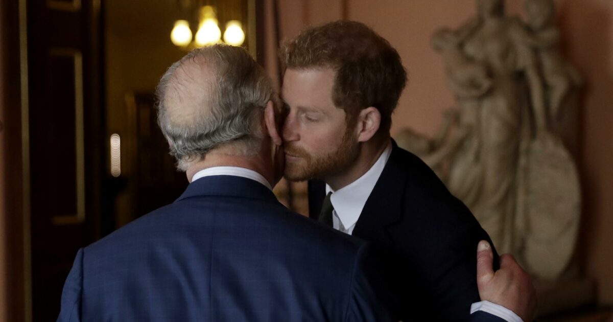 Principe Harry e Re Carlo faccia a faccia: “Primo passo verso la riconciliazione” Principe Harry e Re Carlo faccia a faccia: “Primo passo verso la riconciliazione”