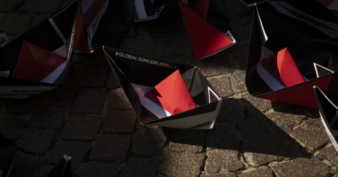 Assessora leghista trova barchette pro Palestina nella buca della posta e parla di intimidazione. Ma le hanno distribuite in tutto il quartiere 4 ragazzine