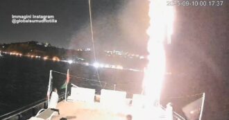 Copertina di Le urla, poi la fiammata: secondo attacco alla Global Sumud Flotilla. Il video dalle telecamere sull’imbarcazione