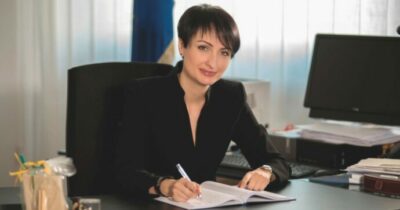 Copertina di No alle mozioni su Gaza a scuola, la dirigente del Lazio risponde alle critiche: “I collegi dei docenti servono ad altro”