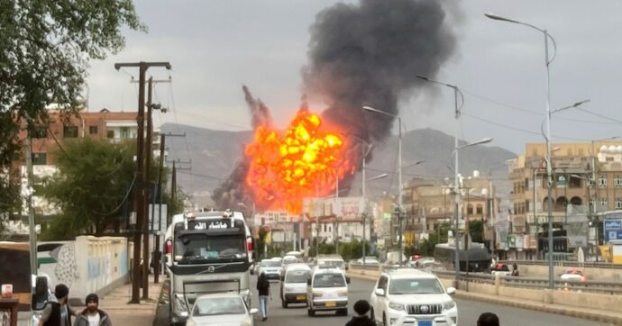 Dopo i negoziatori di Hamas a Doha, Netanyahu scatena un altro raid nello Yemen