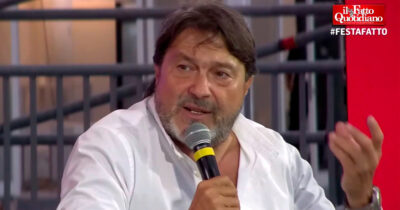 Copertina di Ranucci alla festa del Fatto: “Ci stanno desertificando l’informazione. Sarà come un cimitero, con lapidi tutte uguali”