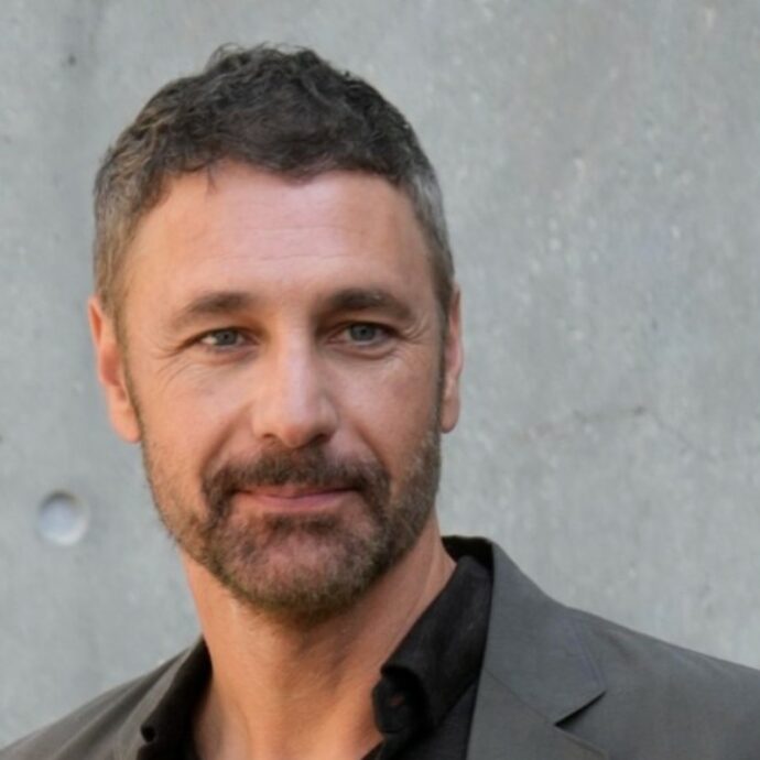 Raoul Bova, il figlio Francesco “partecipa alle riprese di Don Matteo”: ecco che ruolo avrà
