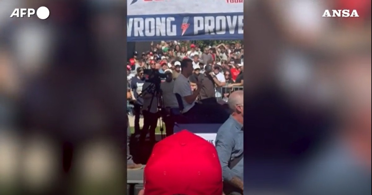 charlie kirk ucciso durante un incontro in un campus nello utah il panico e la fuga del pubblico 8211 video