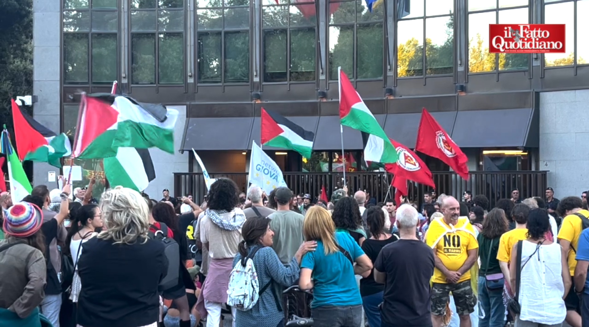 Gaza, protesta di fronte alla sede di Leonardo: “Ha le mani sporche di sangue”. Noury: “Assicurare alla ...