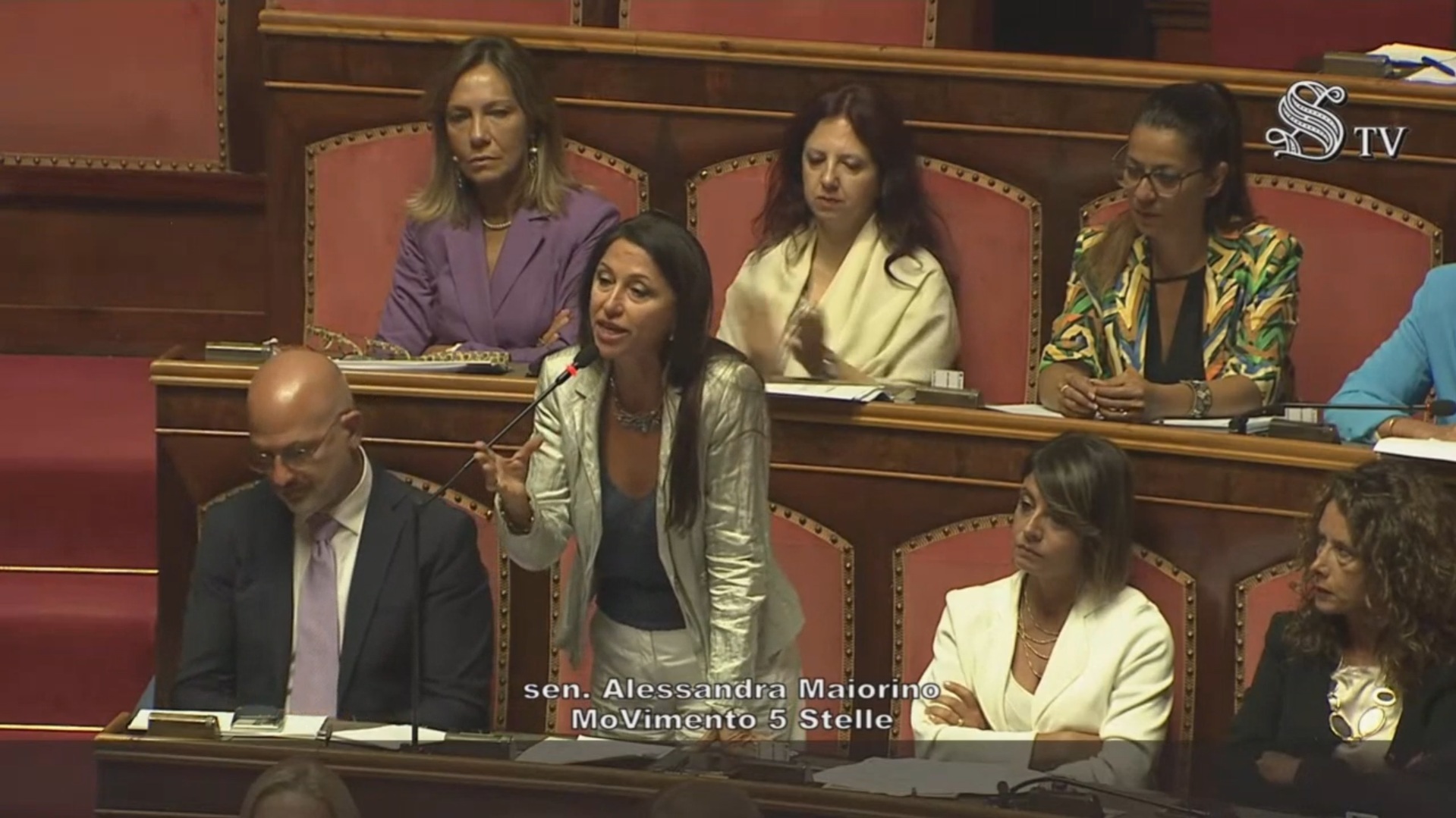 Maiorino (M5s) accusa Tajani: “Influencer prezzolato di Israele”. In Senato scoppia il caos. E il ministro: “Inaccettabile”