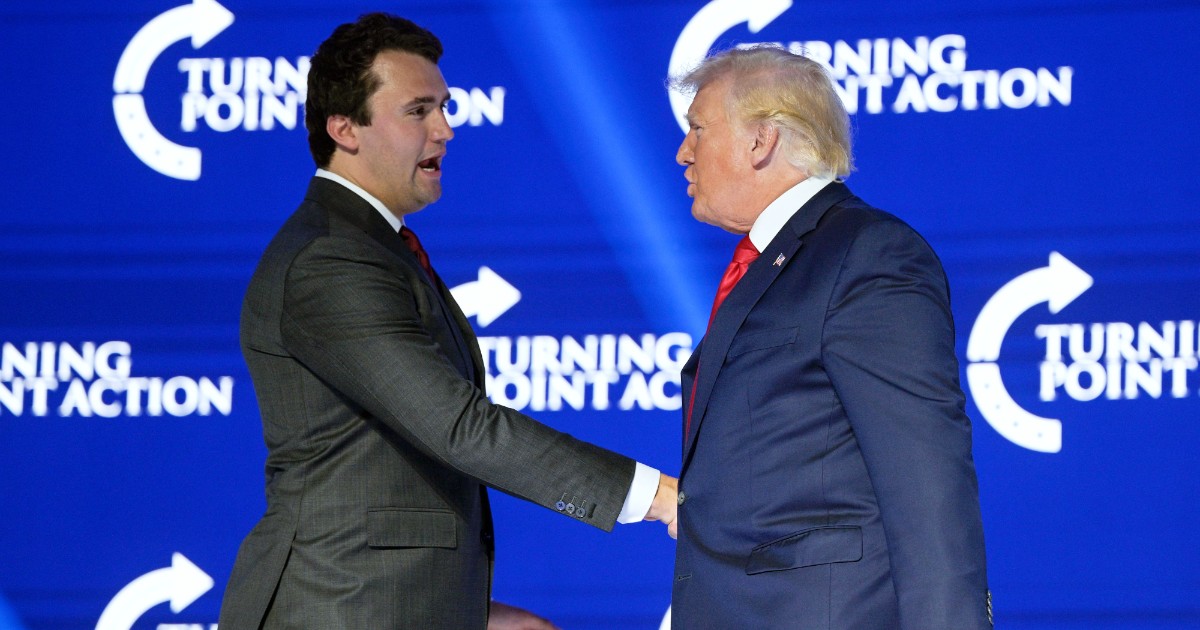 Omicidio Charlie Kirk, Trump annuncia l’arresto del presunto killer: “Il padre lo ha convinto a consegnarsi”