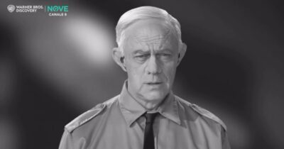 Copertina di “A Israele serve Pesaro per diventare grande. Avete 24 ore per evacuare le Marche”: Maurizio Crozza diventa Netanyahu per il ritorno in tv – VIDEO