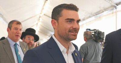 Copertina di Charlie Kirk. Pugili, podcaster, umoristi: ecco la galassia Maga al completo