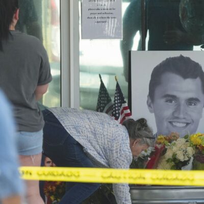 Copertina di Charlie Kirk, morte dell’“eroe” che esaltava le armi