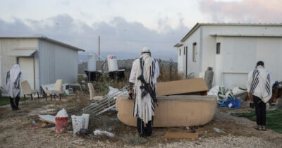 Copertina di “Sanzioni ai coloni israeliani? Sono inutili, la loro è una violenza di stato. L’Ue sospenda tutti gli accordi”: intervista al giurista Mariniello