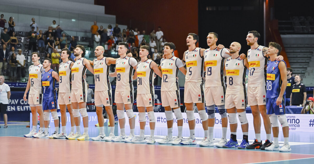 Mondiali volley, oggi l’esordio dell’Italia: come stanno i ragazzi del ct De Giorgi e quali sono le rivali che vogliono evitare il bis azzurro Mondiali volley, oggi l’esordio dell’Italia: come stanno i ragazzi del ct De Giorgi e quali sono le rivali che vogliono evitare il bis azzurro