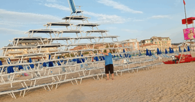 Copertina di “Mi sono vendicato di due arroganti ladri di lettini. Io e mia moglie eravamo furiosi dopo mesi di sacrifici per andare al resort”: lo sfogo di un uomo su Reddit