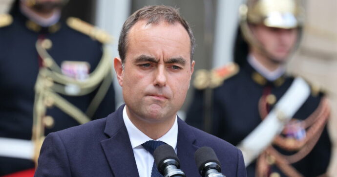 Francia, la missione impossibile del premier Lecornu: sopravvivere alla sfiducia dei deputati, alla piazza arrabbiata e al prossimo sciopero generale dei trasporti