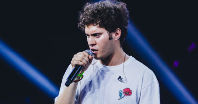 Copertina di X Factor 2025 ha già un vincitore alla prima puntata? Piercesare Fagioli con la voce potente conquista la standing ovation dei giudici e del pubblico – IL VIDEO