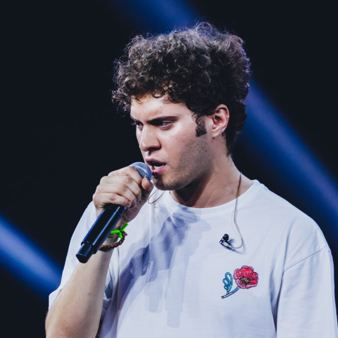 X Factor 2025 ha già un vincitore alla prima puntata? Piercesare Fagioli con la voce potente conquista la standing ovation dei giudici e del pubblico – IL VIDEO