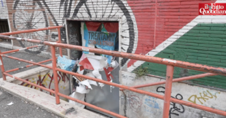 Copertina di Roma, ordigno esplosivo all’ingresso del centro sociale La Strada: “Colpiti perché solidali con Gaza”