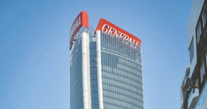 Crollo insegna Generali. Dieci indagati a Milano