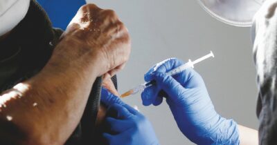 Copertina di Orazio Schillaci: “Io sono un tecnico: sui no-vax rifarei tutto. E l’obbligo resta”