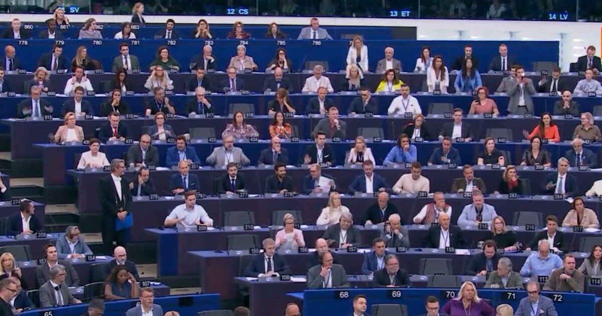 Ucraina, l’Ue si oppone al piano di pace di Trump: “Preoccupante. No al riconoscimento dei territori in mano ai russi”