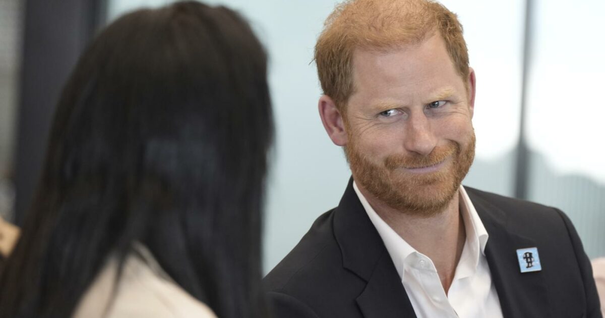 la mossa a sorpresa del principe harry va in ucraina per fare visita ai soldati feriti di kiev il prossimo obiettivo portare i suoi figli da re carlo