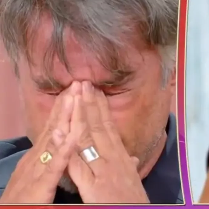 “Abbiamo rischiato di perdere mia figlia a 10 anni per una sinusite, le hanno fatto una craniotomia. Non ce la faceva più dal dolore”: Alberto Rossi in lacrime