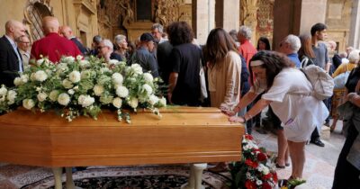 Copertina di Bologna omaggia Stefano Benni Pennac: “Era il fratello di risate”