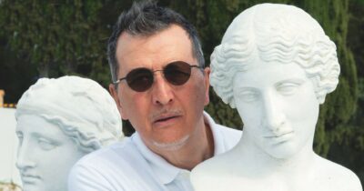 Copertina di “Per me il teatro è creare un altro mondo, un mondo dove c’è massima felicità”