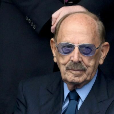 Copertina di Angelucci brinda: riapre la clinica degli abusi edilizi